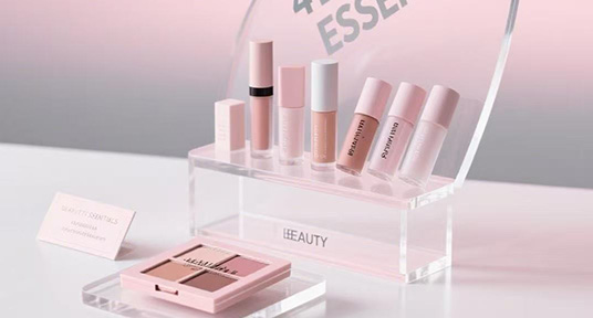 Akrilik tampilan berdiri